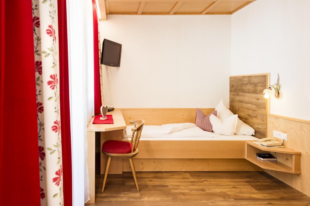 Hotel Angelika Нойштифт-им-Штубайталь Экстерьер фото